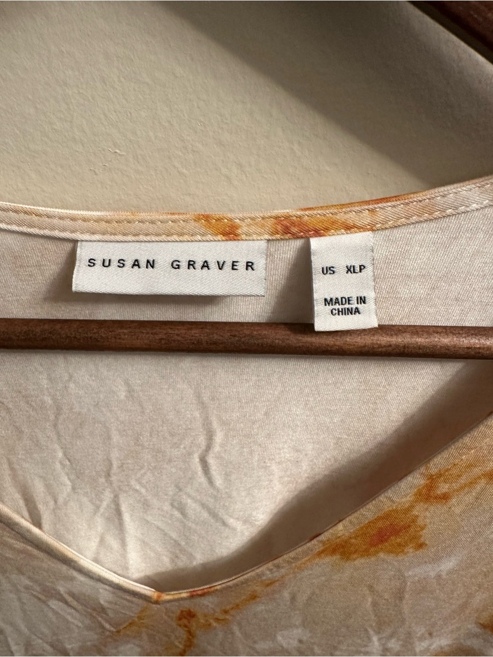 #553 Susan Graver Cream and Orange Tie-Dye V-Neck Long Sleeve Top - Picture 2 of 4
